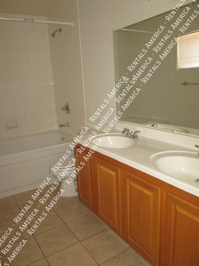 Great 3 bedroom, 2 bath home property image