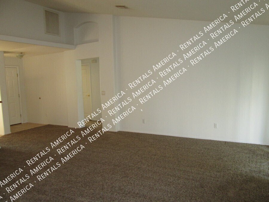 Great 3 bedroom, 2 bath home property image