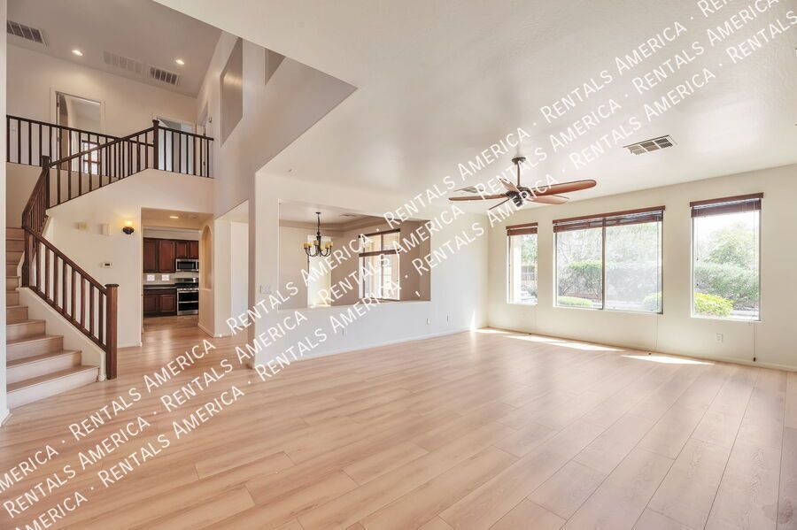 Beautiful home with pool and mountain views property image