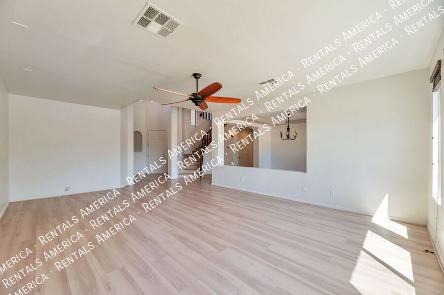 Beautiful home with pool and mountain views property image