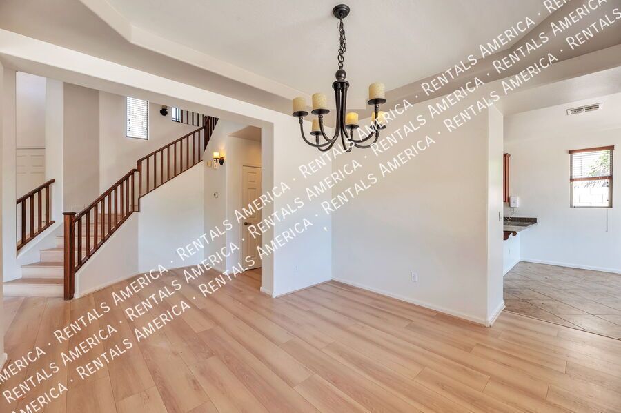 Beautiful home with pool and mountain views property image