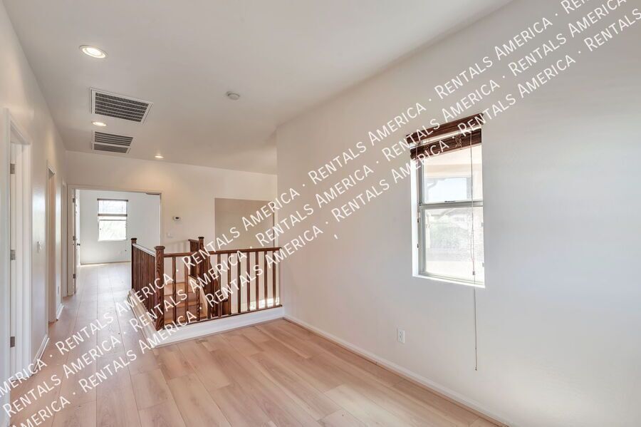 Beautiful home with pool and mountain views property image