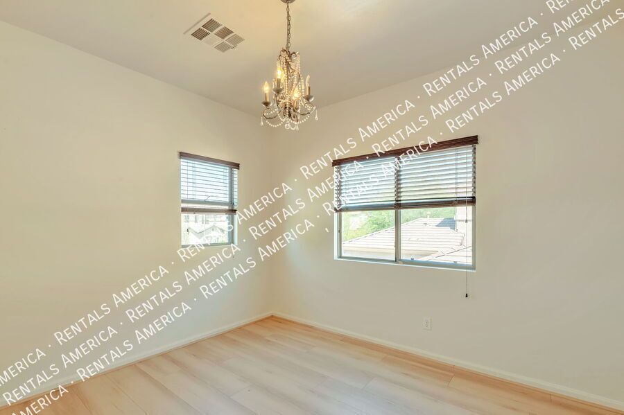 Beautiful home with pool and mountain views property image