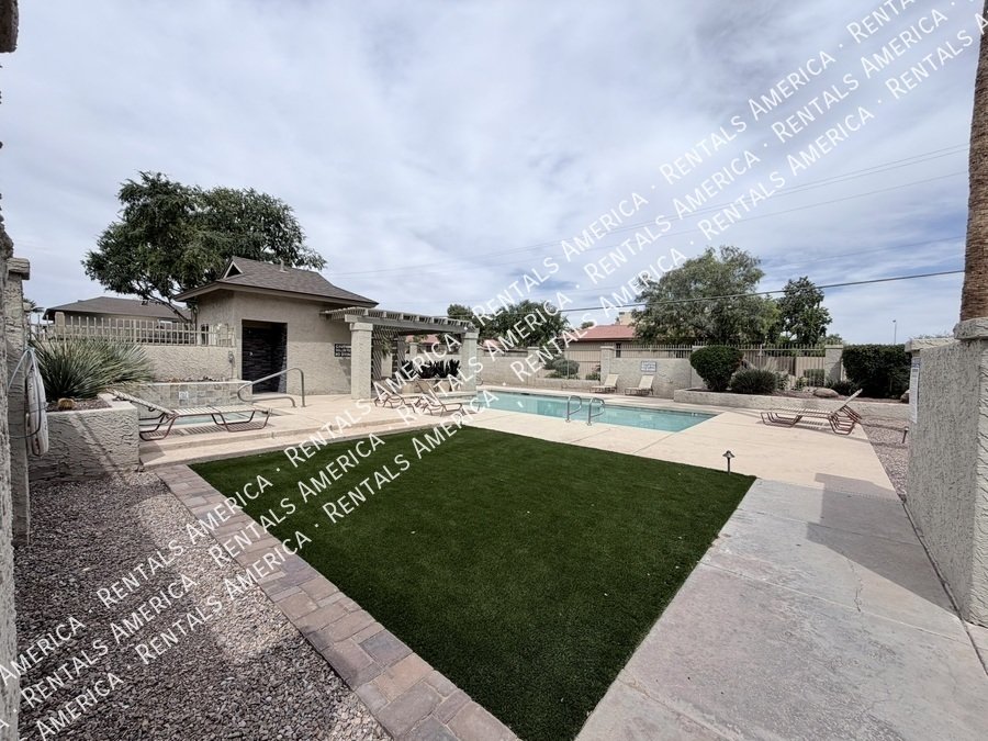 Condo w/ 1Car garage 2 bed 1 1/2 Bath, Community Pool property image