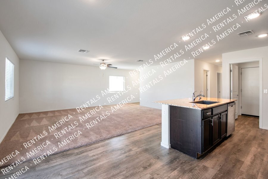 Beautiful 3 Bedroom Open-Concept Floorplan in Casa Grande! property image