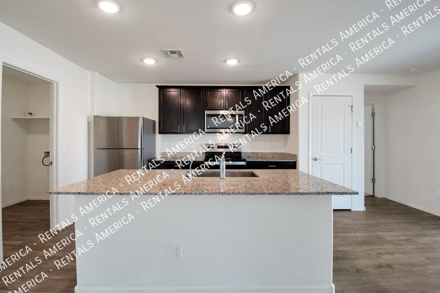 Beautiful 3 Bedroom Open-Concept Floorplan in Casa Grande! property image