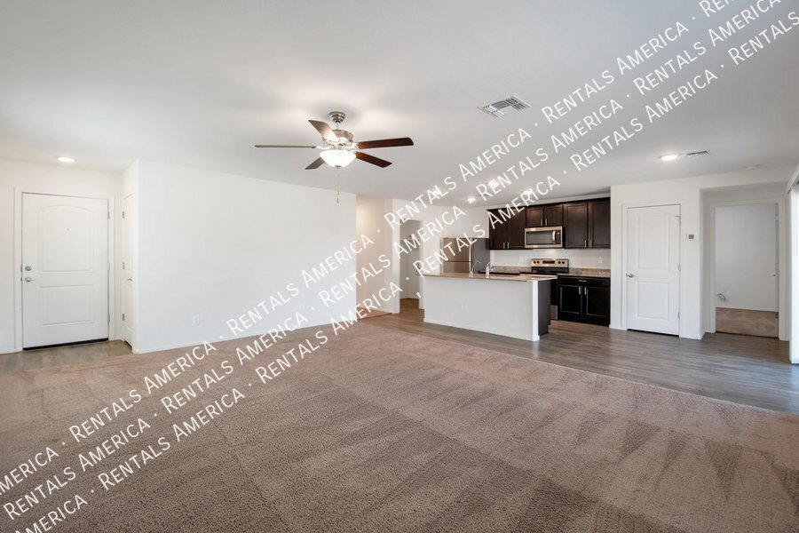 Beautiful 3 Bedroom Open-Concept Floorplan in Casa Grande! property image