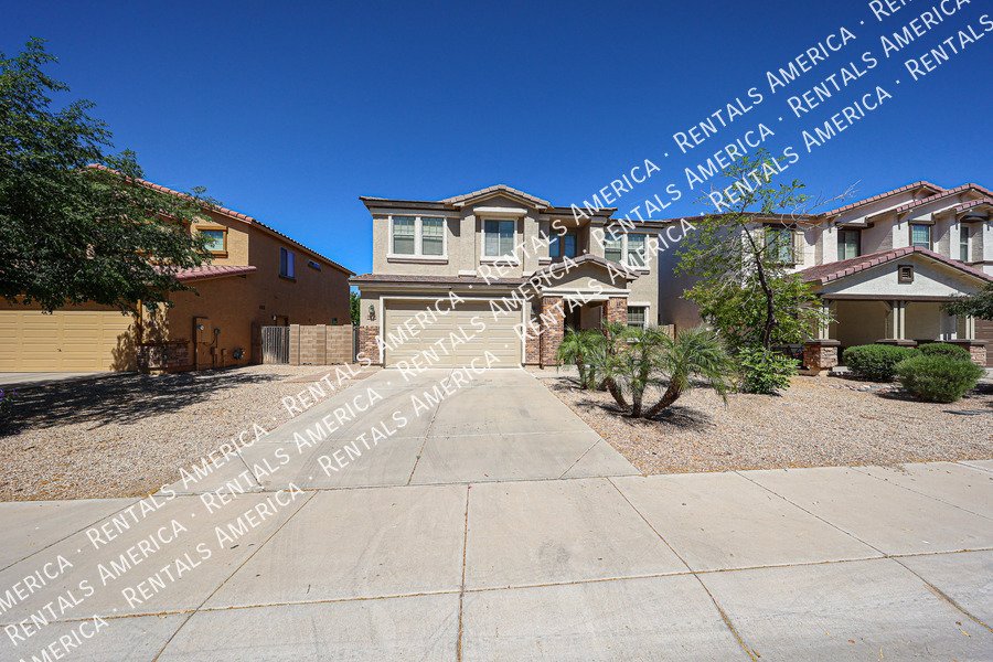 Spacious 4 bed 3 bath With Move In Special property image