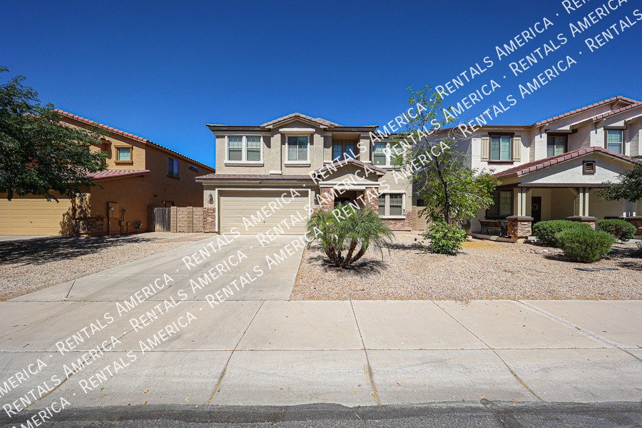 Spacious 4 bed 3 bath With Move In Special property image