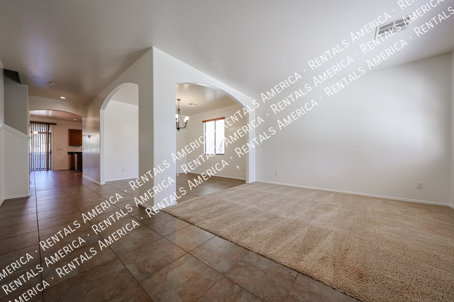 Spacious 4 bed 3 bath With Move In Special property image