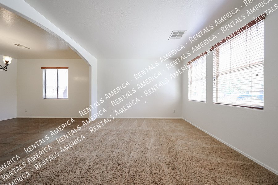 Spacious 4 bed 3 bath With Move In Special property image
