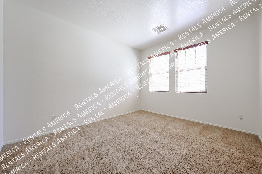 Spacious 4 bed 3 bath With Move In Special property image