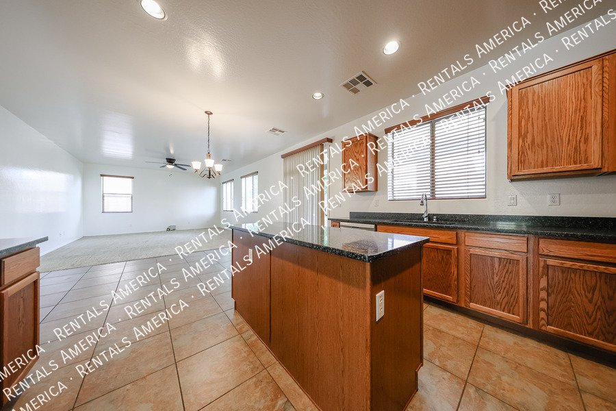 Spacious 4 bed 3 bath With Move In Special property image