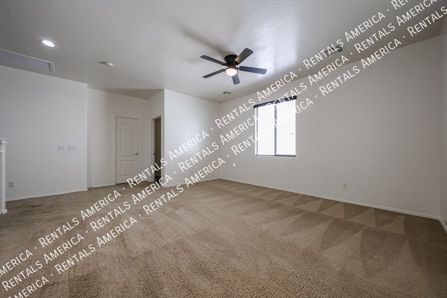 Spacious 4 bed 3 bath With Move In Special property image