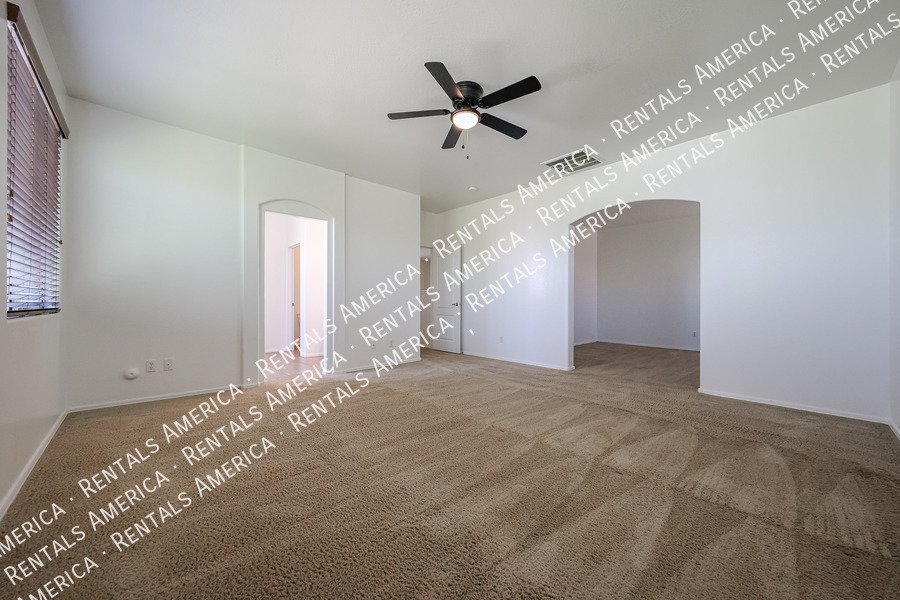 Spacious 4 bed 3 bath With Move In Special property image