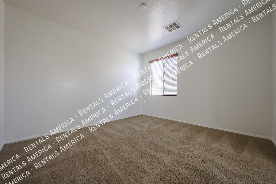 Spacious 4 bed 3 bath With Move In Special property image