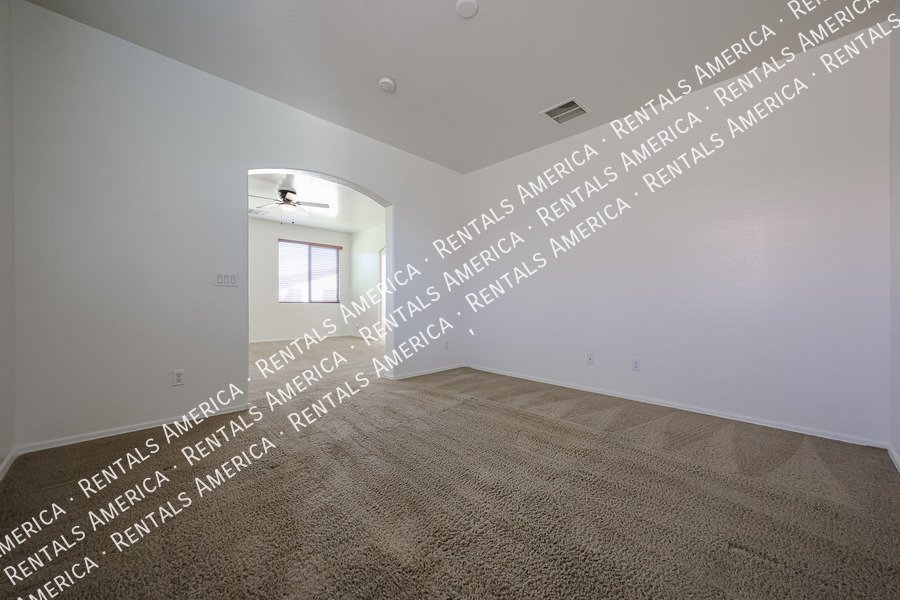 Spacious 4 bed 3 bath With Move In Special property image