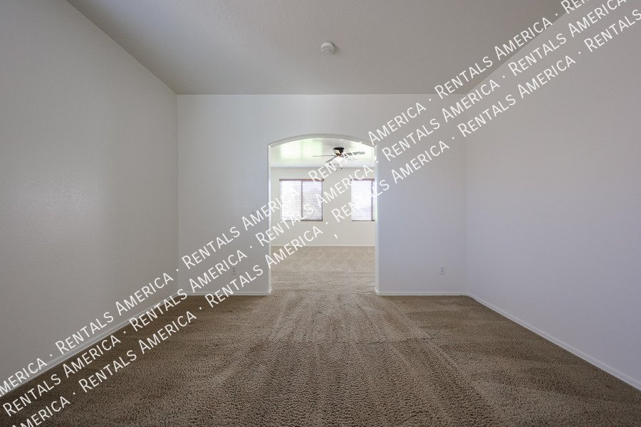 Spacious 4 bed 3 bath With Move In Special property image