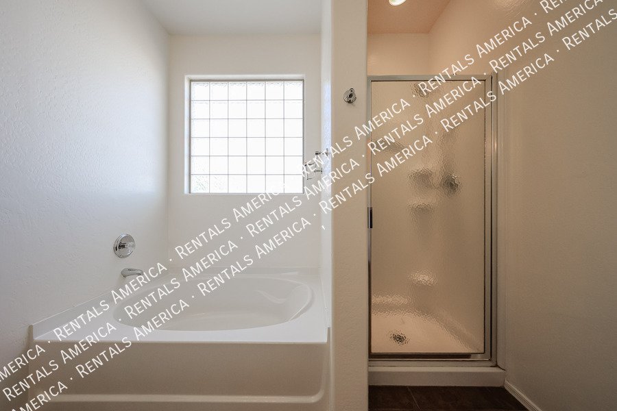 Spacious 4 bed 3 bath With Move In Special property image