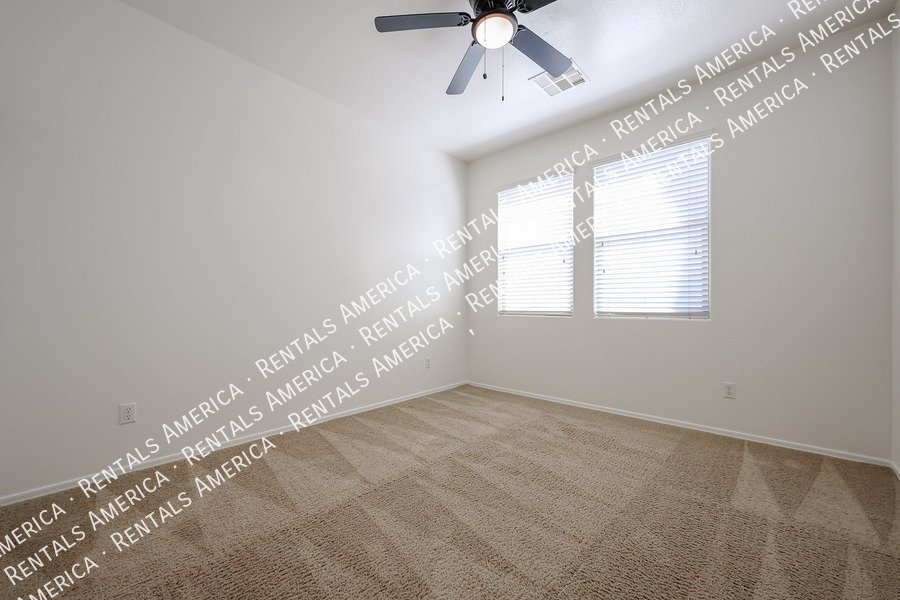 Spacious 4 bed 3 bath With Move In Special property image