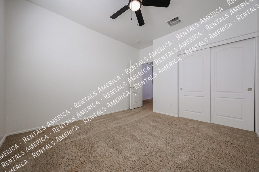 Spacious 4 bed 3 bath With Move In Special property image