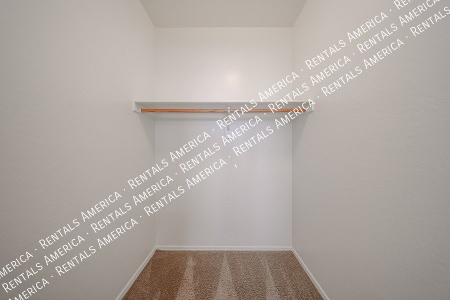 Spacious 4 bed 3 bath With Move In Special property image