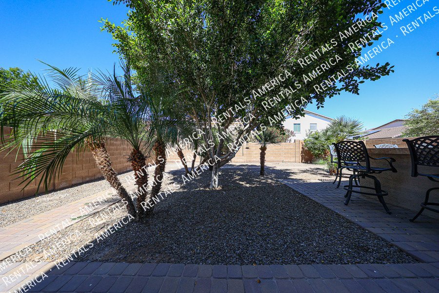Spacious 4 bed 3 bath With Move In Special property image