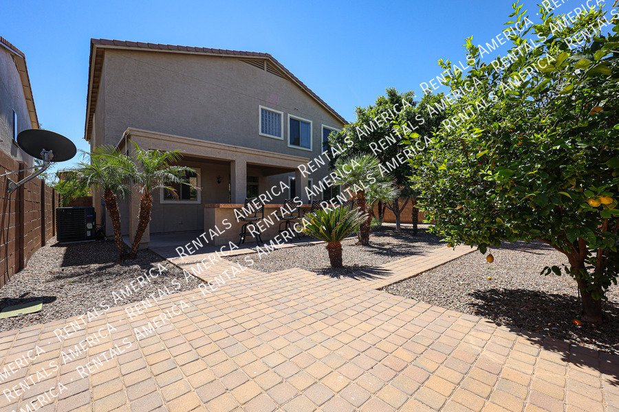 Spacious 4 bed 3 bath With Move In Special property image