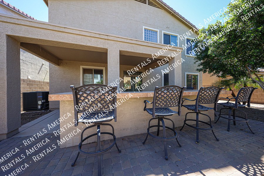 Spacious 4 bed 3 bath With Move In Special property image