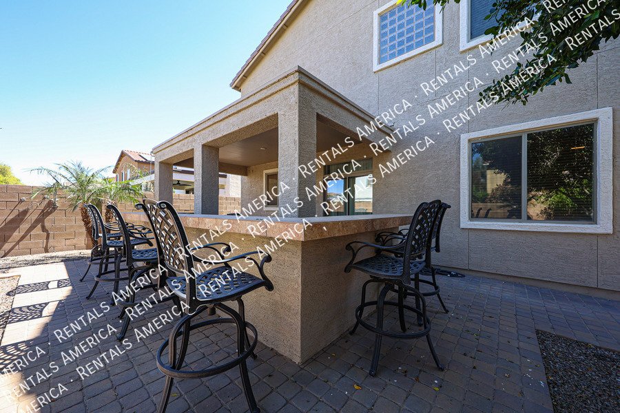 Spacious 4 bed 3 bath With Move In Special property image