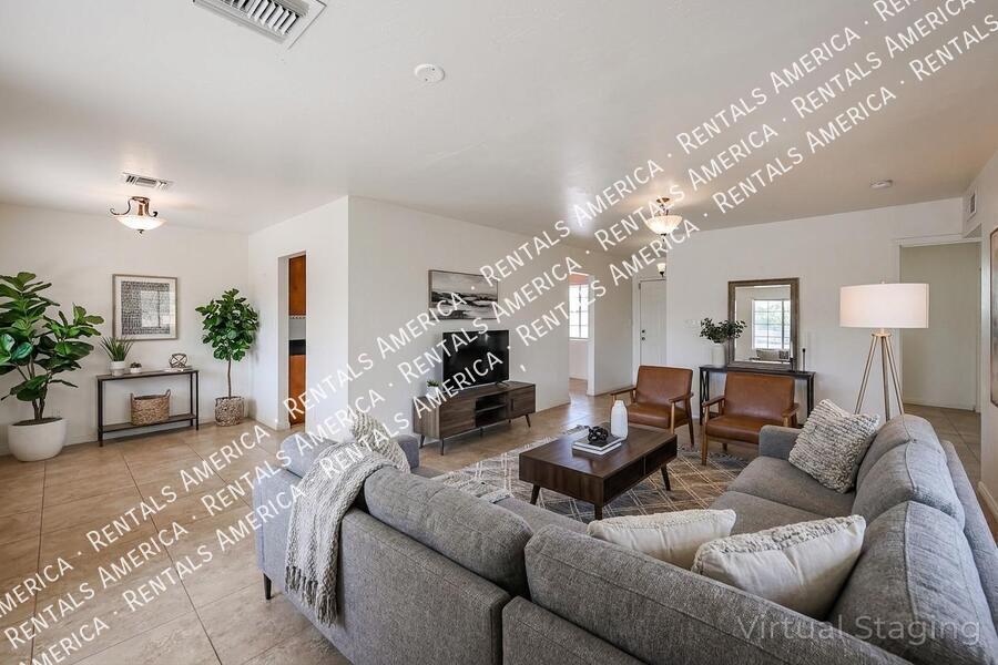 Hidden Gem! Beautiful Remodel in Amazing Central Phx Location! property image