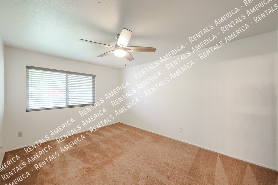 Condo w/ 1Car garage 2 bed 1 1/2 Bath, Community Pool property image