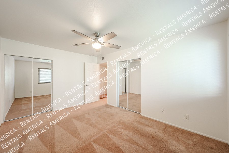 Condo w/ 1Car garage 2 bed 1 1/2 Bath, Community Pool property image