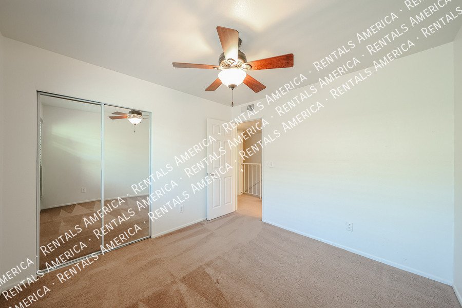 Condo w/ 1Car garage 2 bed 1 1/2 Bath, Community Pool property image