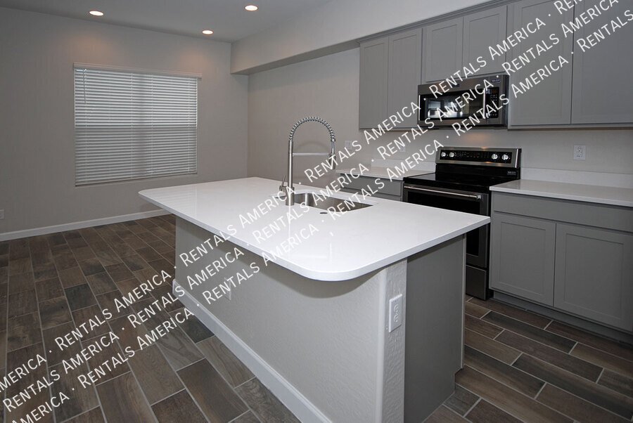 3725 E Catalina Dr property image