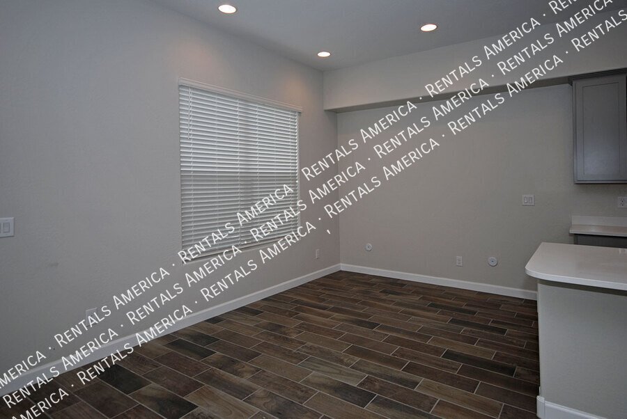 3725 E Catalina Dr property image