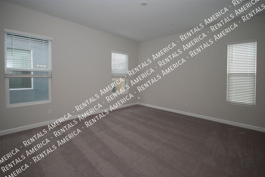 3725 E Catalina Dr property image