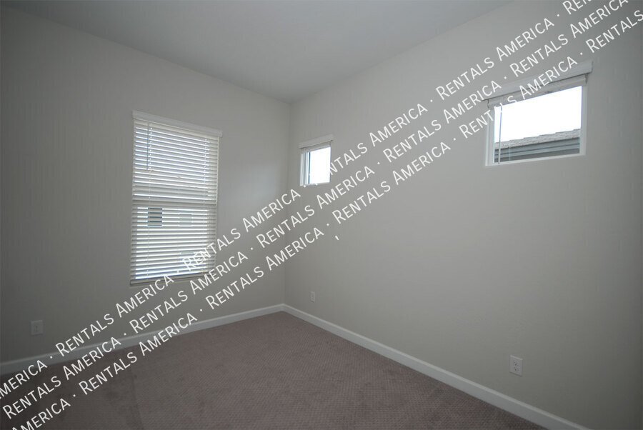 3725 E Catalina Dr property image