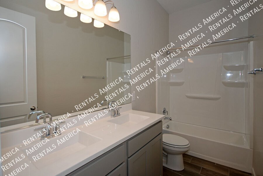 3725 E Catalina Dr property image