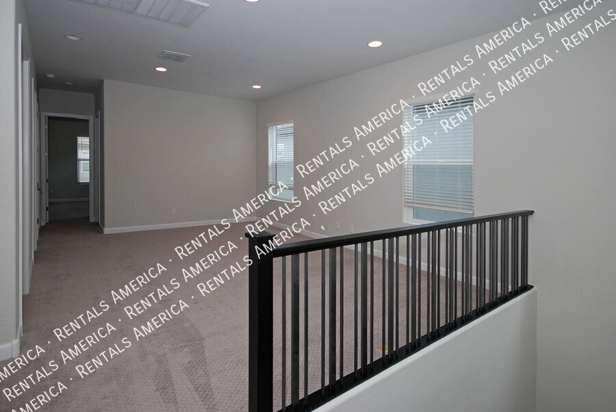 3725 E Catalina Dr property image