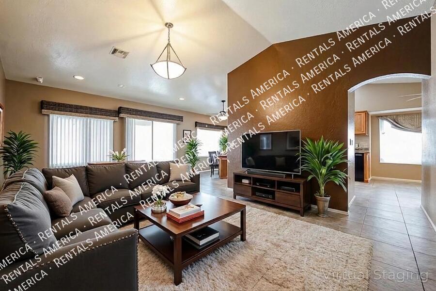 Stunning 5 bed, 3 bath in sought after Chandler neighborhood property image