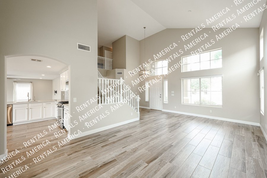 4 Bed 3 Bath Pool Home in Chandlers Copper Commons property image