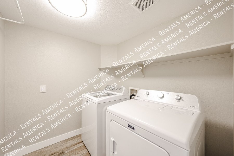 4 Bed 3 Bath Pool Home in Chandlers Copper Commons property image