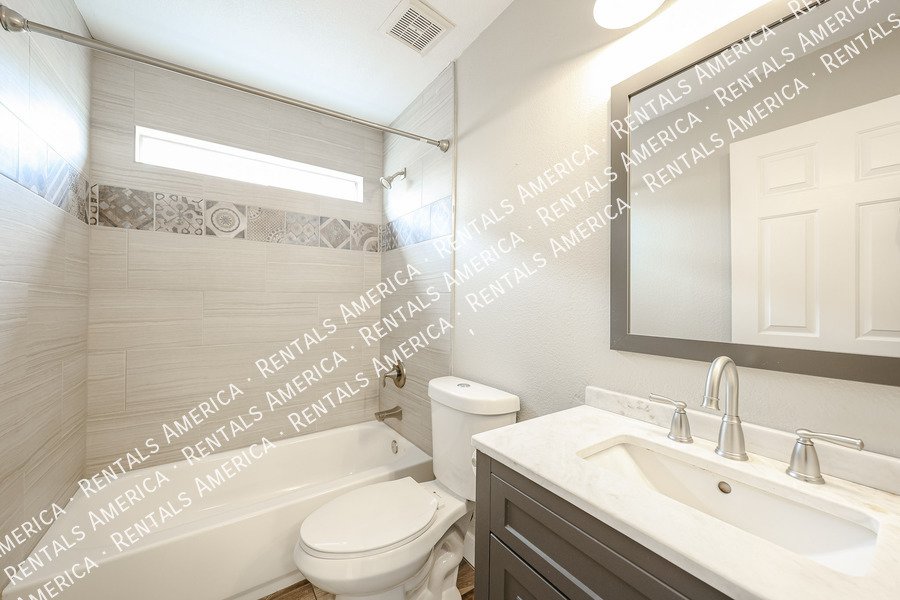 4 Bed 3 Bath Pool Home in Chandlers Copper Commons property image