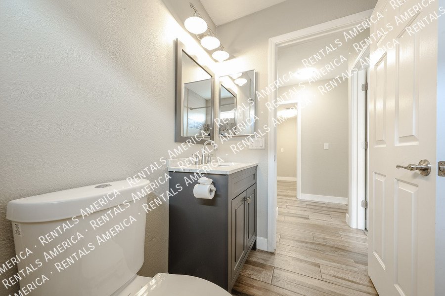 4 Bed 3 Bath Pool Home in Chandlers Copper Commons property image