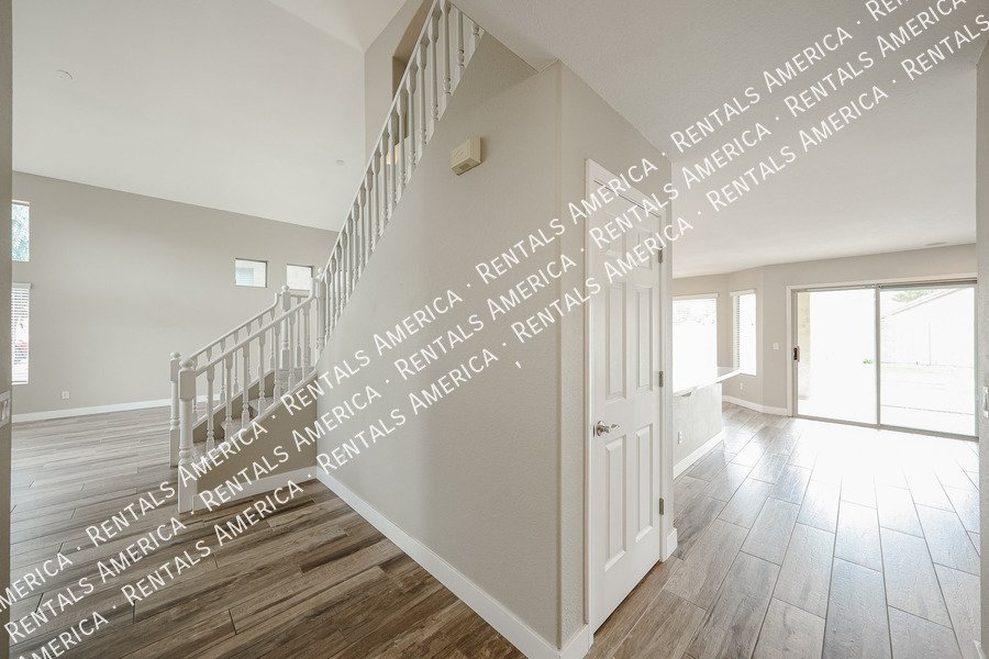 4 Bed 3 Bath Pool Home in Chandlers Copper Commons property image