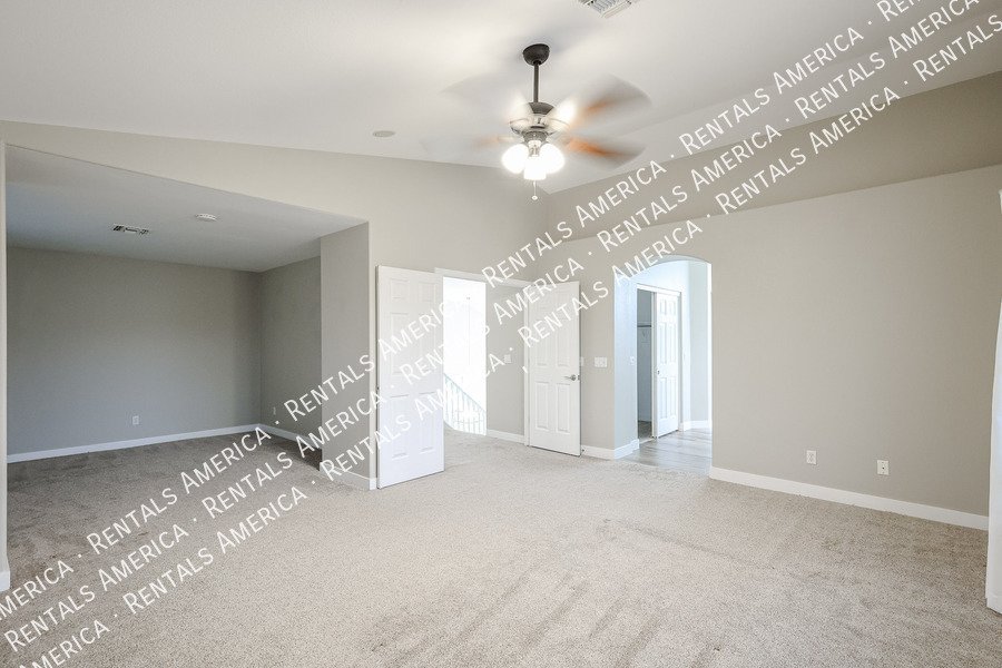 4 Bed 3 Bath Pool Home in Chandlers Copper Commons property image