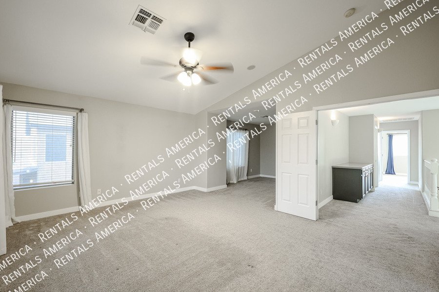 4 Bed 3 Bath Pool Home in Chandlers Copper Commons property image