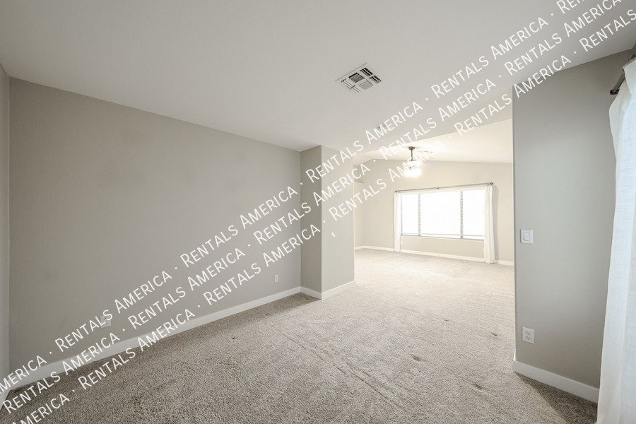 4 Bed 3 Bath Pool Home in Chandlers Copper Commons property image