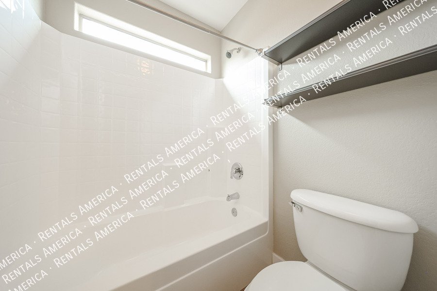 4 Bed 3 Bath Pool Home in Chandlers Copper Commons property image